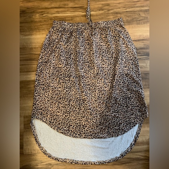 Hi-Lo Leopard print skirt - Picture 2 of 2